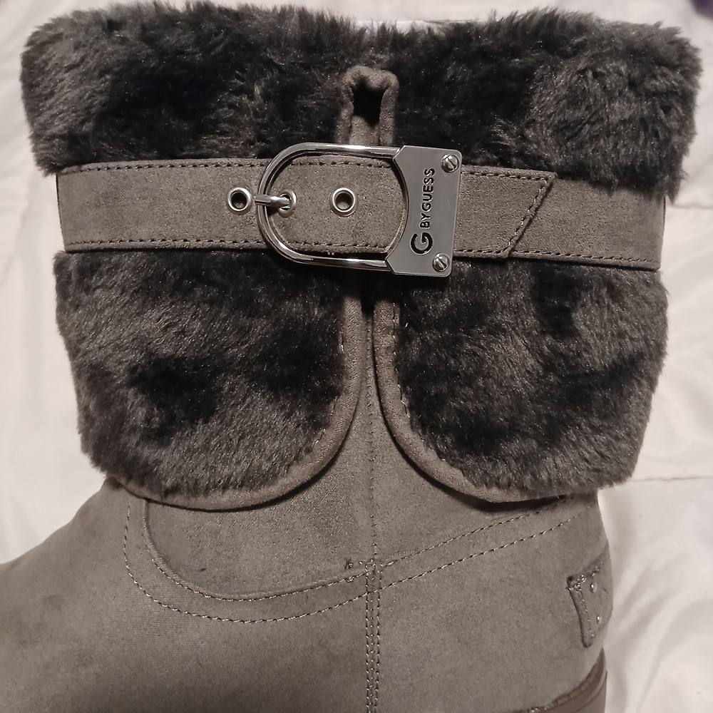 Elegant Fur-Lined Women's Winter Boots - Picture 4 of 4